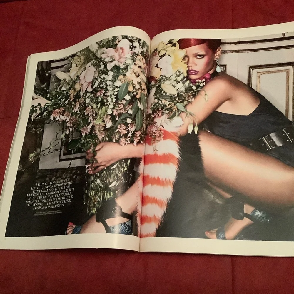 Interview Magazine feat. Rihanna! 2011 - Picture 2 of 4
